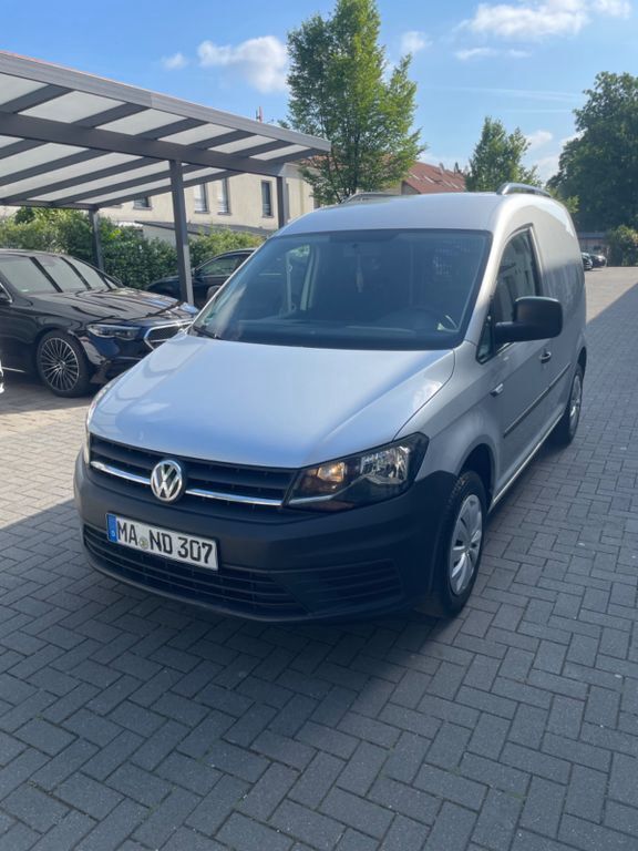 Grau Gebraucht 2015 VW Caddy Van / Kleinbus | 7.900 € (Guter Preis) - Bild 1/4