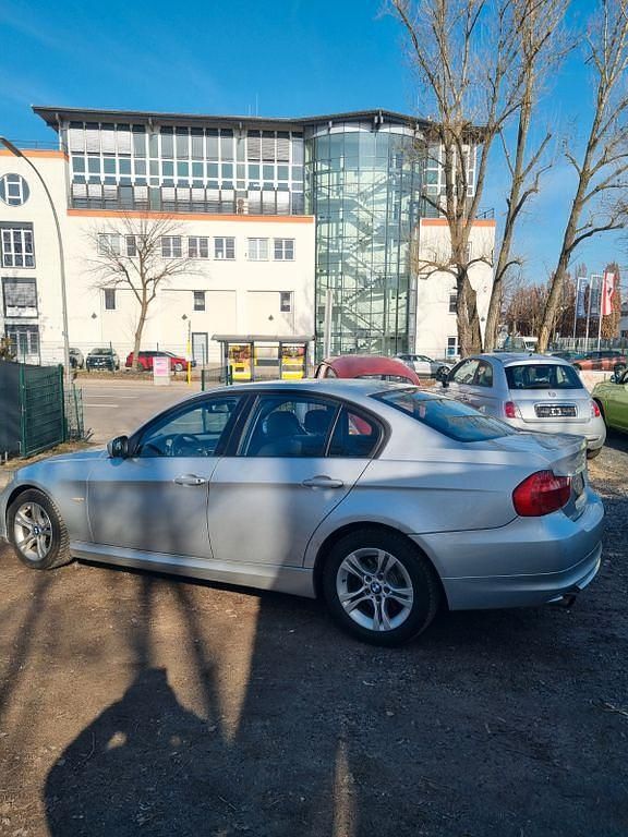 Gebraucht BMW 318 Comfort Edition 143 PS (105 kW) 2009 Silber Limousine