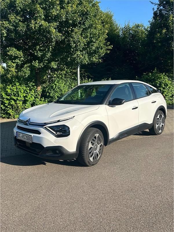 Weiß Gebraucht 2021 Citroën C4 Feel SUV | 11.990 € (Guter Preis) - Bild 1/4