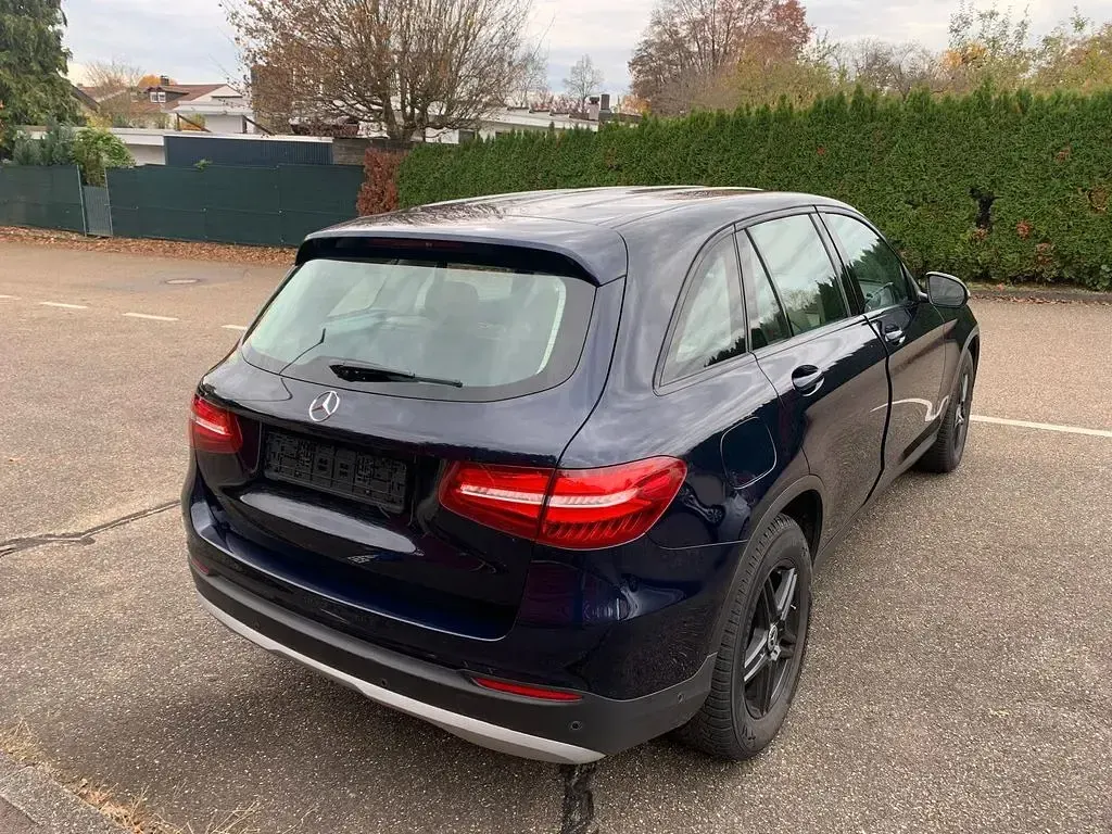Gebraucht Mercedes GLC250 204 PS (150 kW) 2018 Blau SUV
