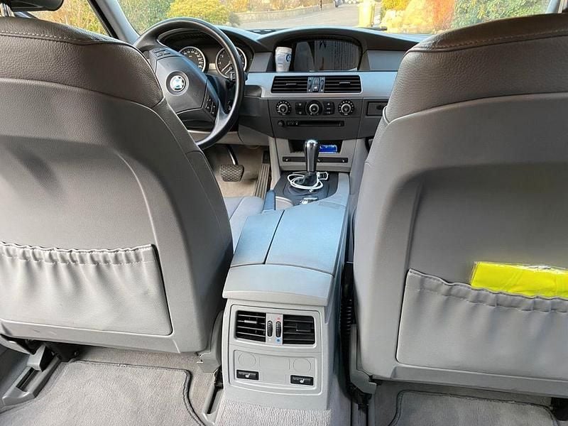 Gebraucht BMW 520 170 PS (125 kW) 2004 Grau Limousine