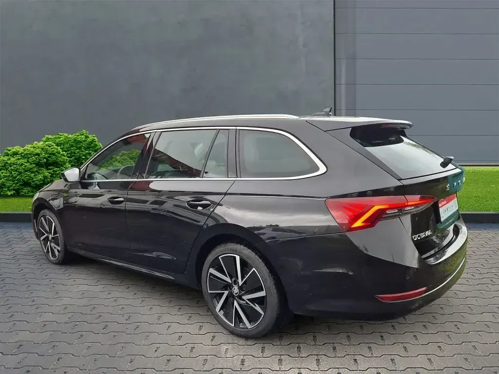 Gebraucht Skoda Octavia First Edition 204 PS (150 kW) 2020 Schwarz Kombi