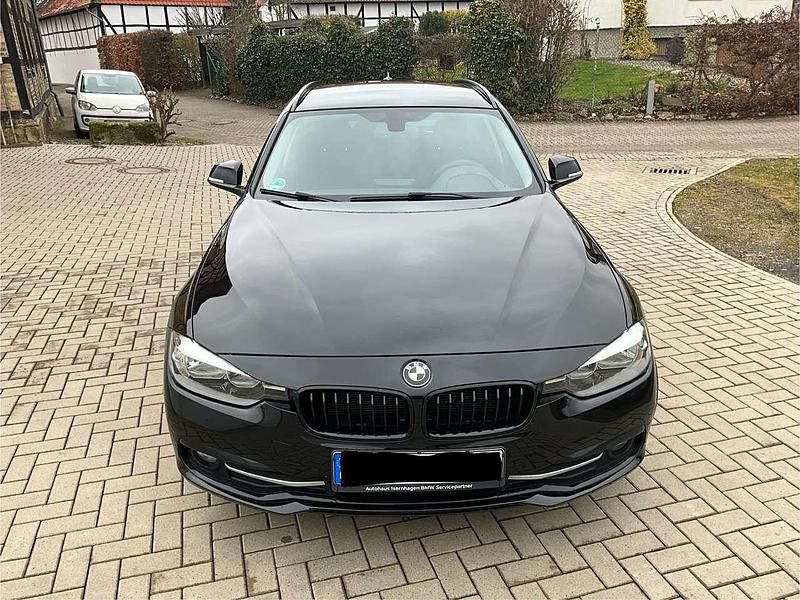 Schwarz Gebraucht 2017 BMW 320 Sport Line Kombi | 12.500 € (Superpreis) - Bild 1/4