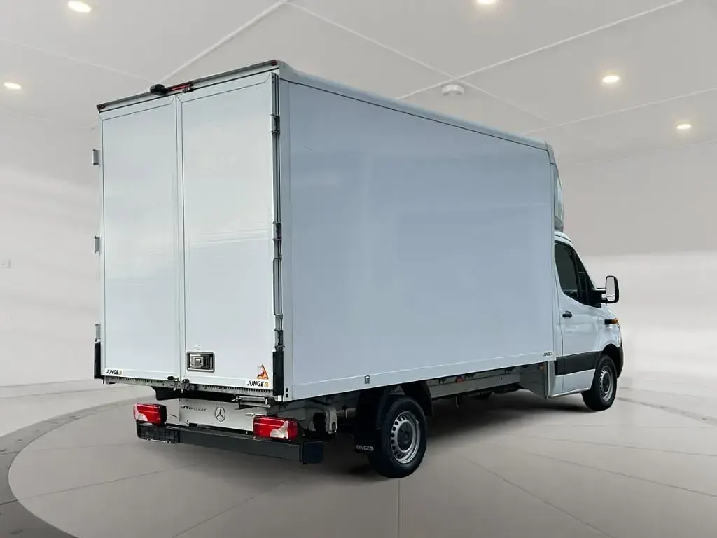 Gebraucht Mercedes Sprinter 170 PS (125 kW) 2025 Arktikweiss Van