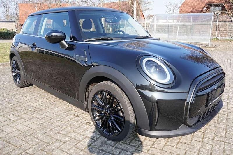 Gebraucht Mini Cooper 136 PS (100 kW) 2023 Schwarz Kleinwagen