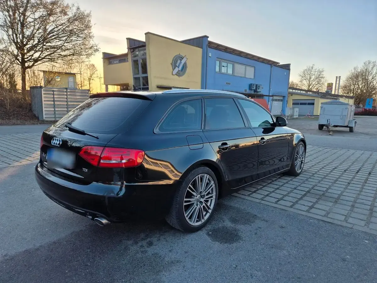 Używany Audi A4 2008 Czarny Kombi