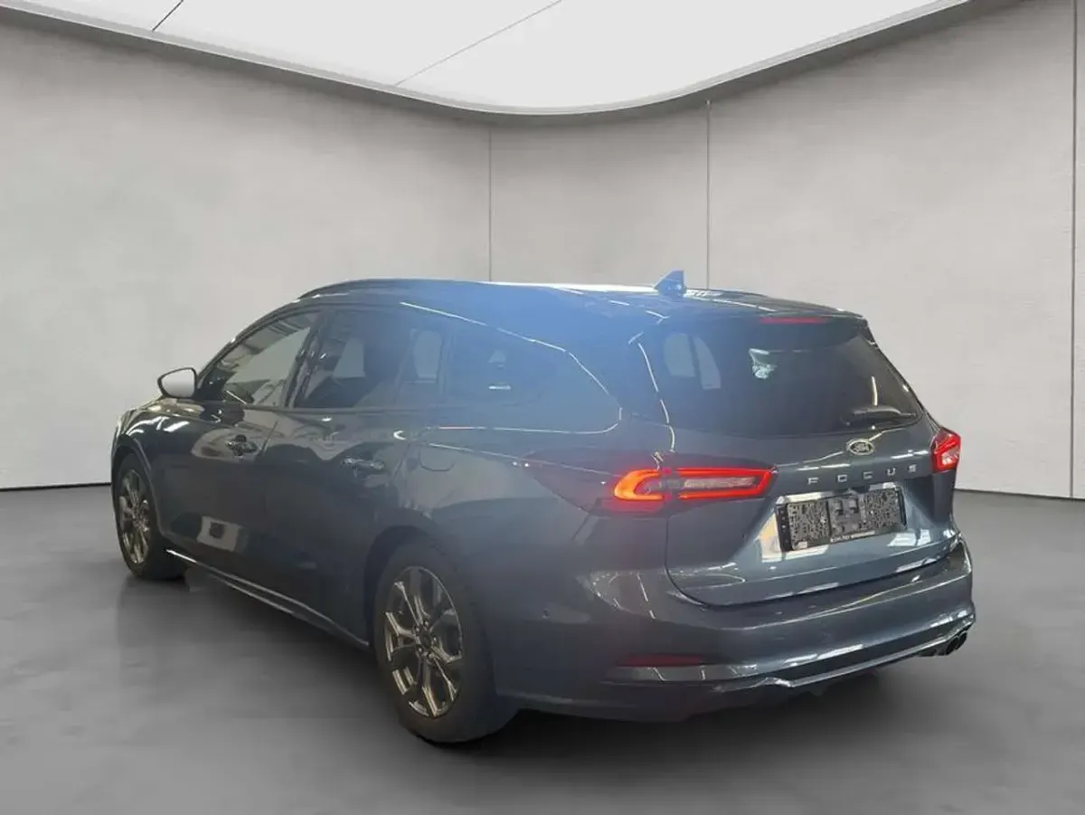 Gebraucht Ford Focus ST-Line X 155 PS (114 kW) 2025 Chrome blue metallic Kombi