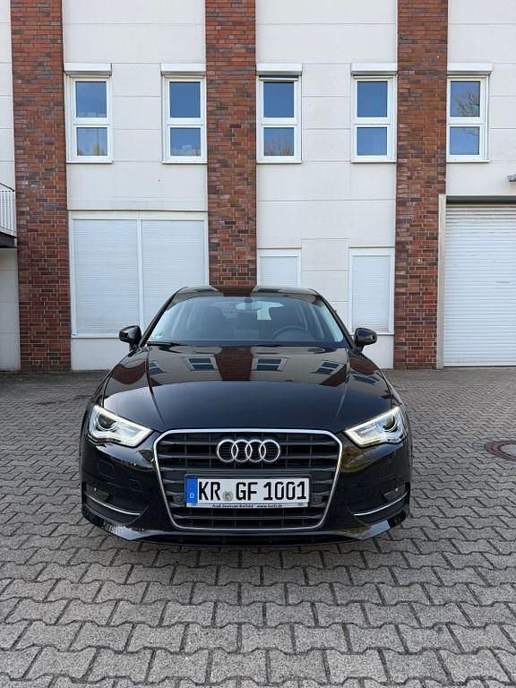 Gebraucht Audi A3 Ambiente 140 PS (102 kW) 2014 Schwarz Limousine
