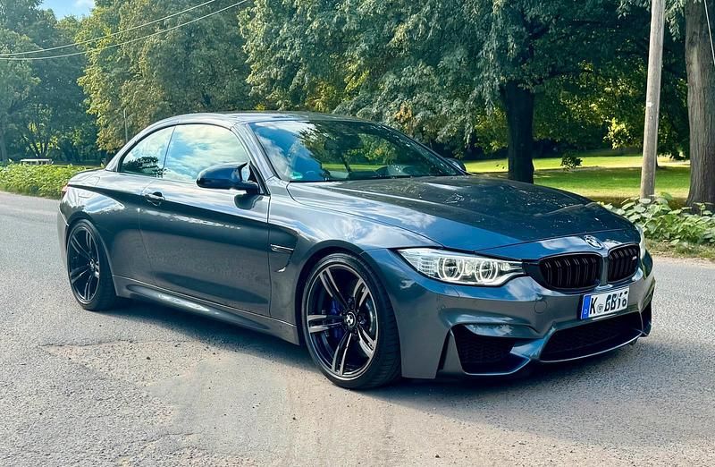 Grau Gebraucht 2015 BMW M4 Cabriolet Shadowline Cabrio | 45.500 € (Fairer Preis) - Bild 1/4