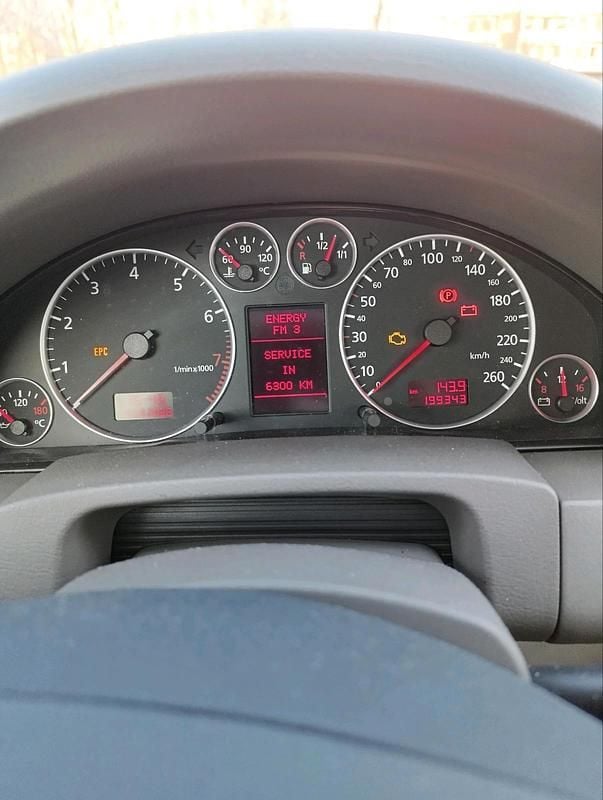 Gebraucht Audi A6 220 PS (161 kW) 2002 Silber Limousine