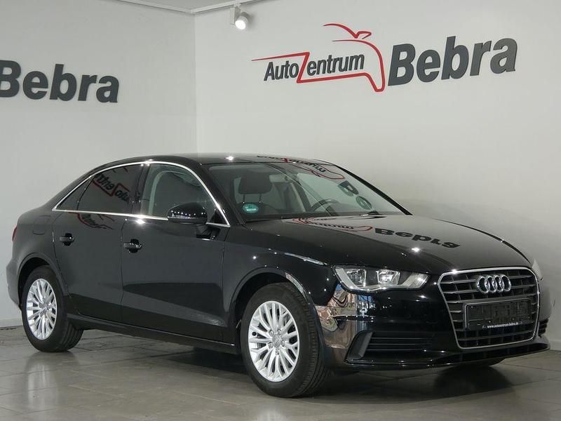 Gebraucht Audi A3 Ambiente 125 PS (91 kW) 2015 Brillantschwarz Limousine