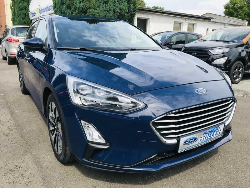 Gebraucht Ford Focus Cool & Connect 101 PS (74 kW) 2019 Blau (blazerblau) Limousine