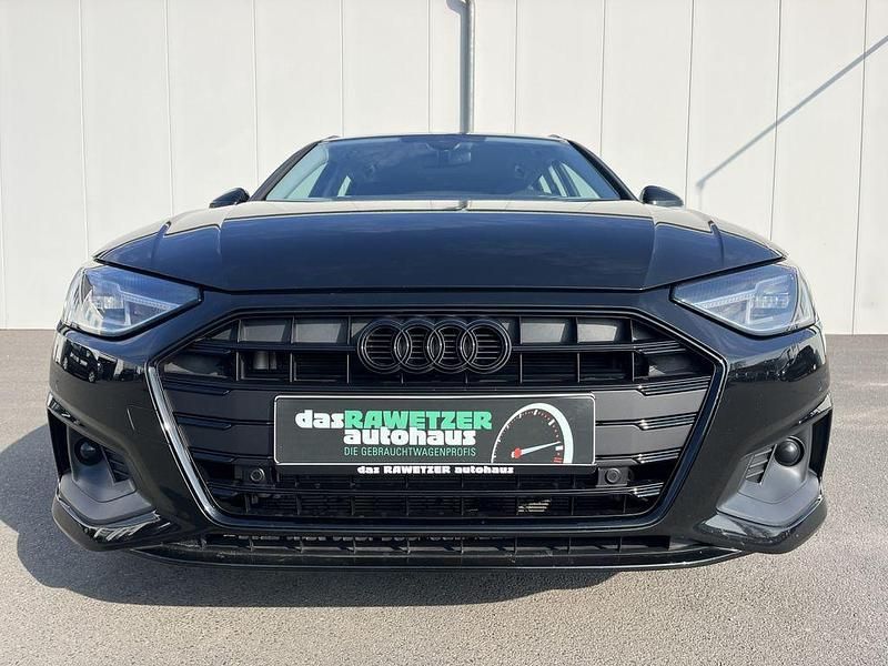 Gebraucht Audi A4 Advanced 204 PS (150 kW) 2022 Schwarz Kombi