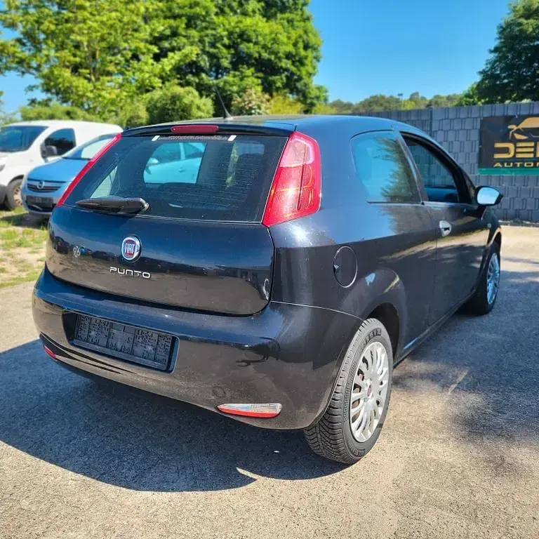 Gebraucht Fiat Punto Pop 69 PS (50 kW) 2014 Schwarz Kleinwagen