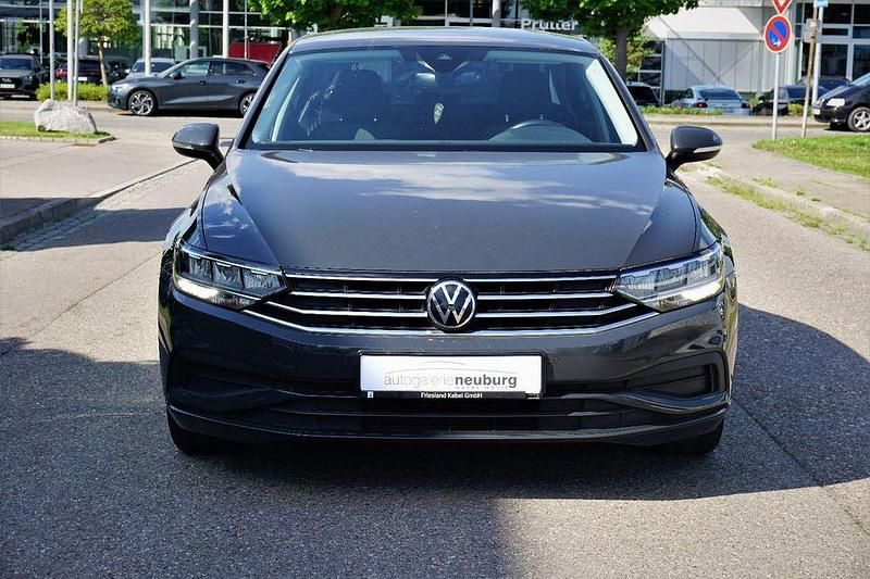 Gebraucht VW Passat Conceptline 122 PS (89 kW) 2021 Uranograu Limousine
