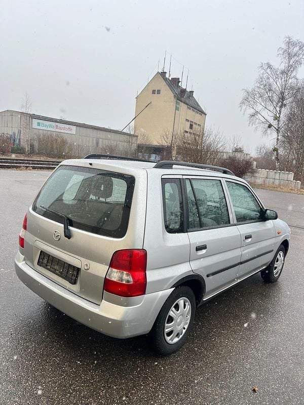 Gebraucht Mazda Demio 75 PS (55 kW) 2002 Silber Kleinwagen