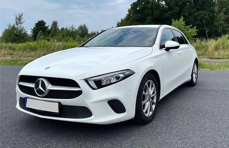 Weiß Gebraucht 2018 Mercedes A200 Limousine | 16.000 € (Fairer Preis) - Bild 1/4
