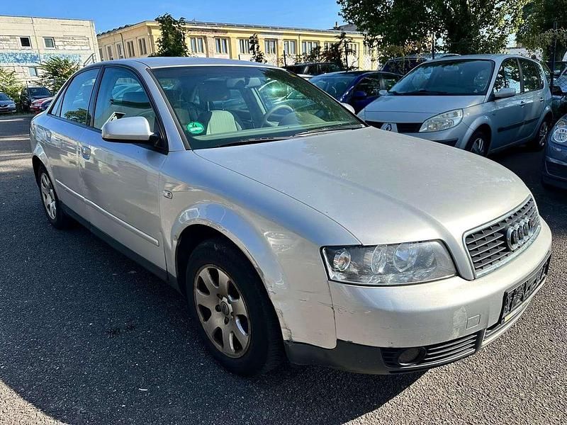 Gebraucht Audi A4 131 PS (96 kW) 2002 Silber Limousine