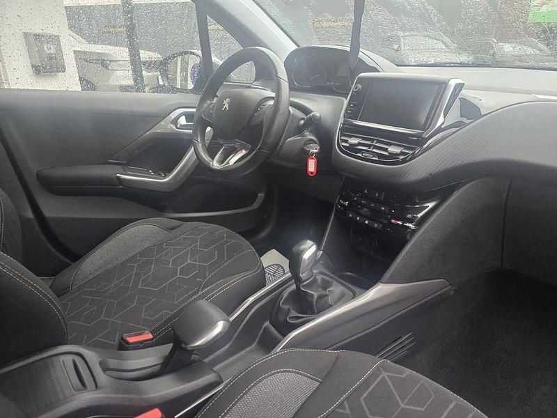 Gebraucht Peugeot 2008 Style 99 PS (72 kW) 2017 Schwarz SUV