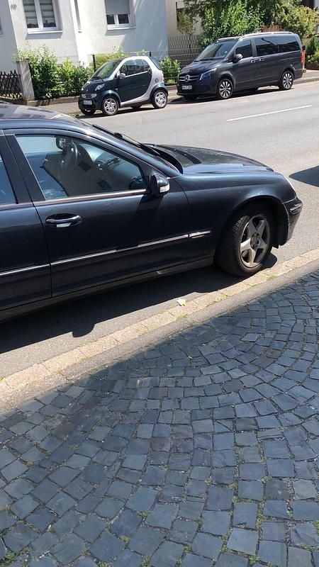 Blau Gebraucht 2001 Mercedes C240 Limousine | 1.300 € (Fairer Preis) - Bild 1/4