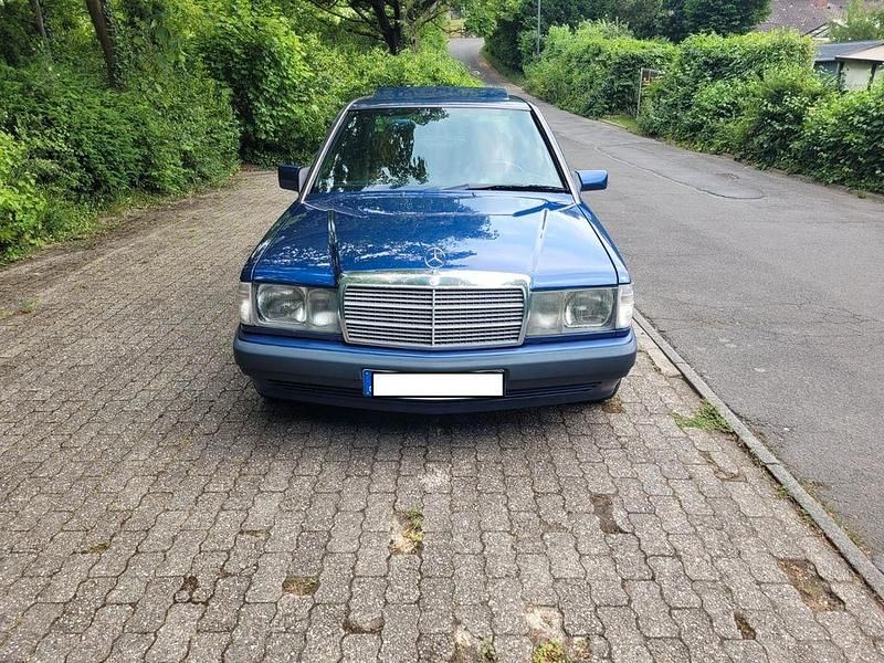 Gebraucht Mercedes 190 Avantgarde 136 PS (100 kW) 1993 Blau Limousine