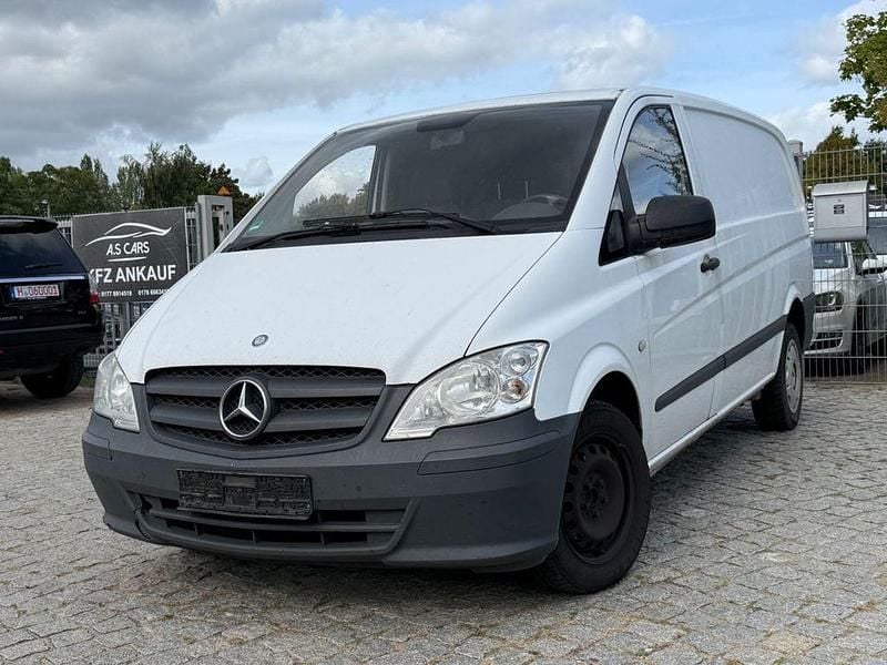 Weiß Gebraucht 2013 Mercedes Vito Van / Kleinbus | 3.990 € (Guter Preis) - Bild 1/4