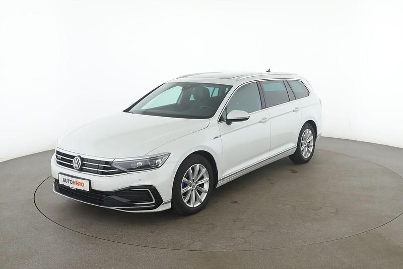 Weiß Gebraucht 2019 VW Passat GTE Kombi | 22.800 € (Etwas zu teuer) - Bild 1/3