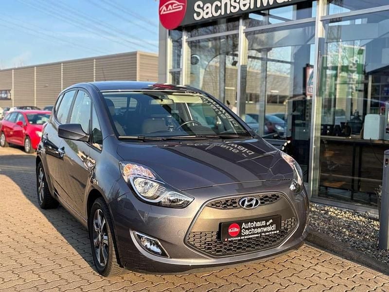 Grau Gebraucht 2019 Hyundai i20 Space Plus Van / Kleinbus | 14.990 € (Fairer Preis) - Bild 1/4