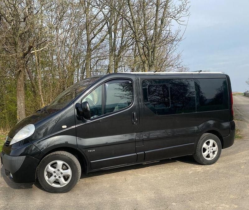 Gebraucht Opel Vivaro 145 PS (106 kW) 2011 Schwarz Van / Kleinbus