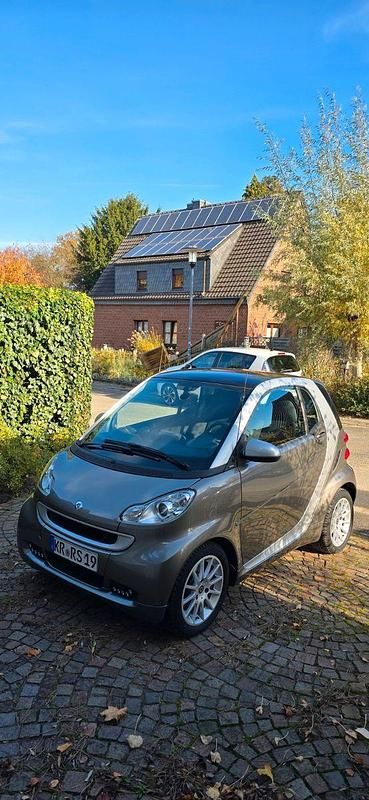 Grau Gebraucht 2011 Smart ForTwo Coupé Coupé | 4.200 € (Guter Preis) - Bild 1/4