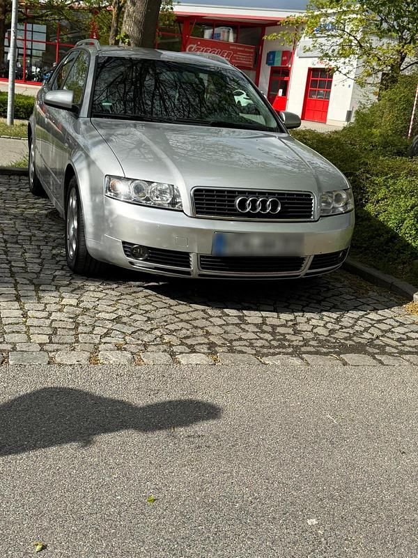Second-hand Audi A4 105 CP (77 kW) 2004 Gri Hatchback