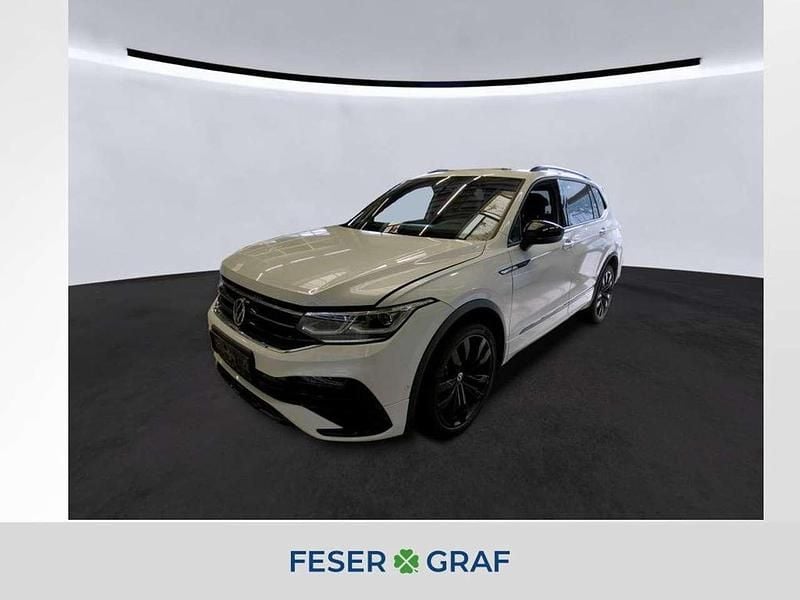 Oryxwhite perlmutteffekt Gebraucht 2022 VW Tiguan Allspace R-line SUV | 36.950 € (Fairer Preis) - Bild 1/4