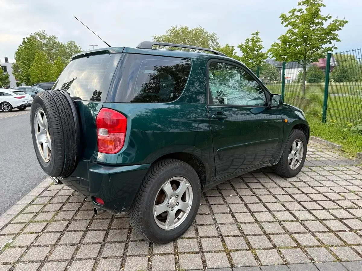 Gebraucht Toyota RAV4 92 PS (67 kW) 2002 Grün SUV