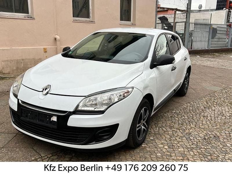 Weiß Gebraucht 2013 Renault Mégane III Authentique Limousine | 2.800 € (Superpreis) - Bild 1/4