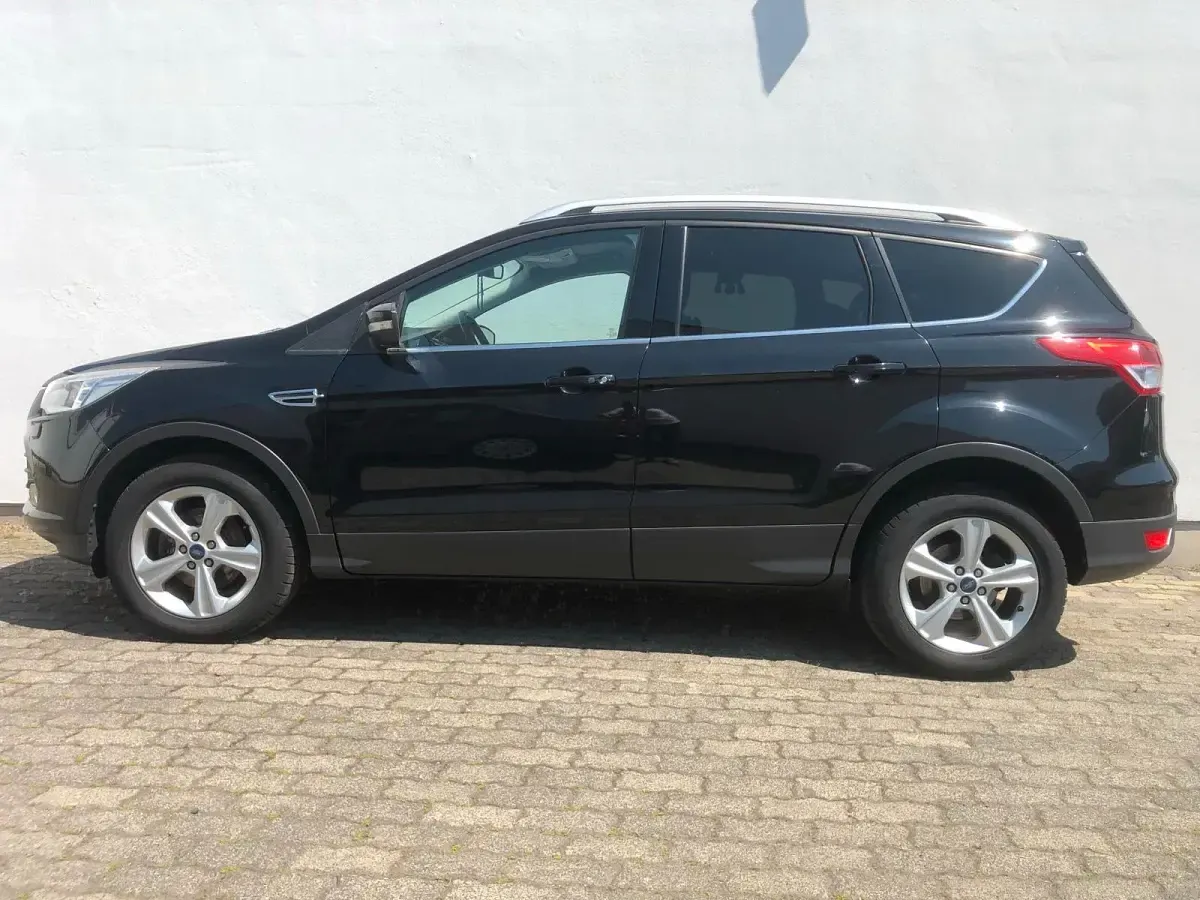 Usado Ford Kuga Titanium 150 HP (110 kW) 2013 Preto SUV