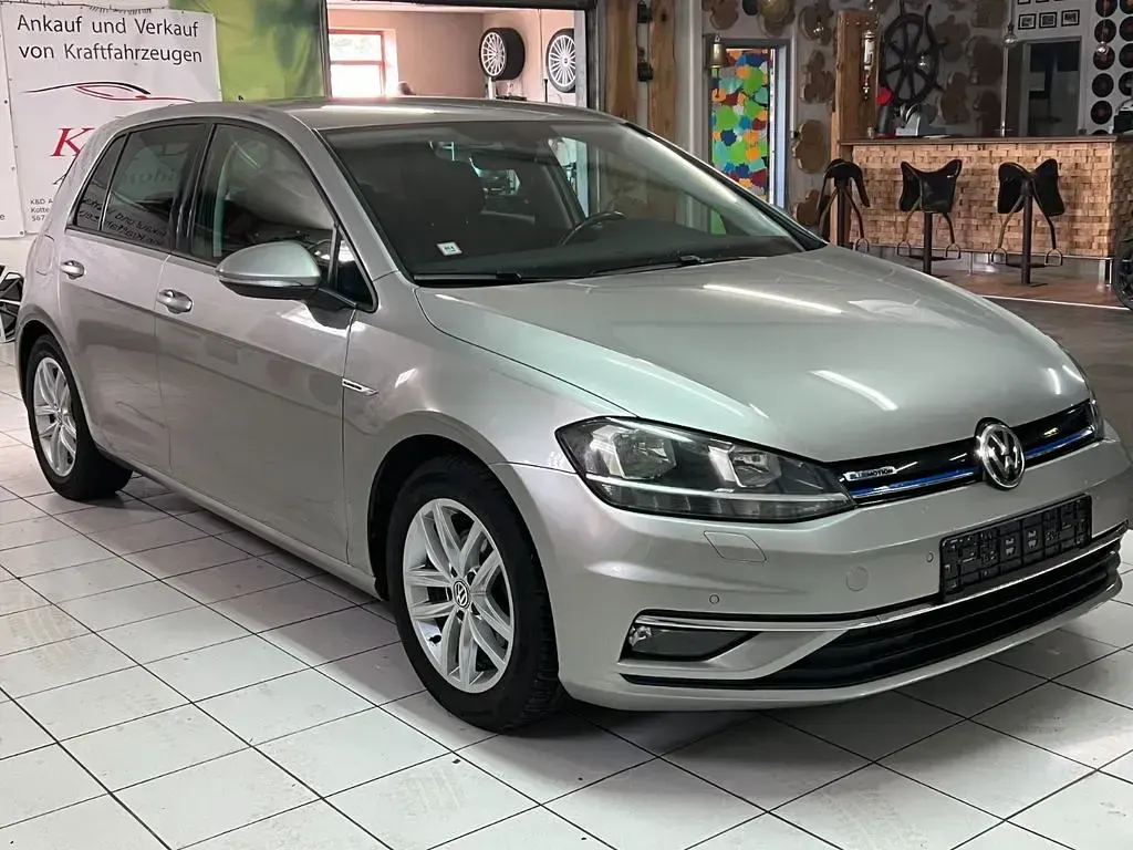Gebraucht VW Golf VIII Comfortline 131 PS (96 kW) 2020 Silber Limousine
