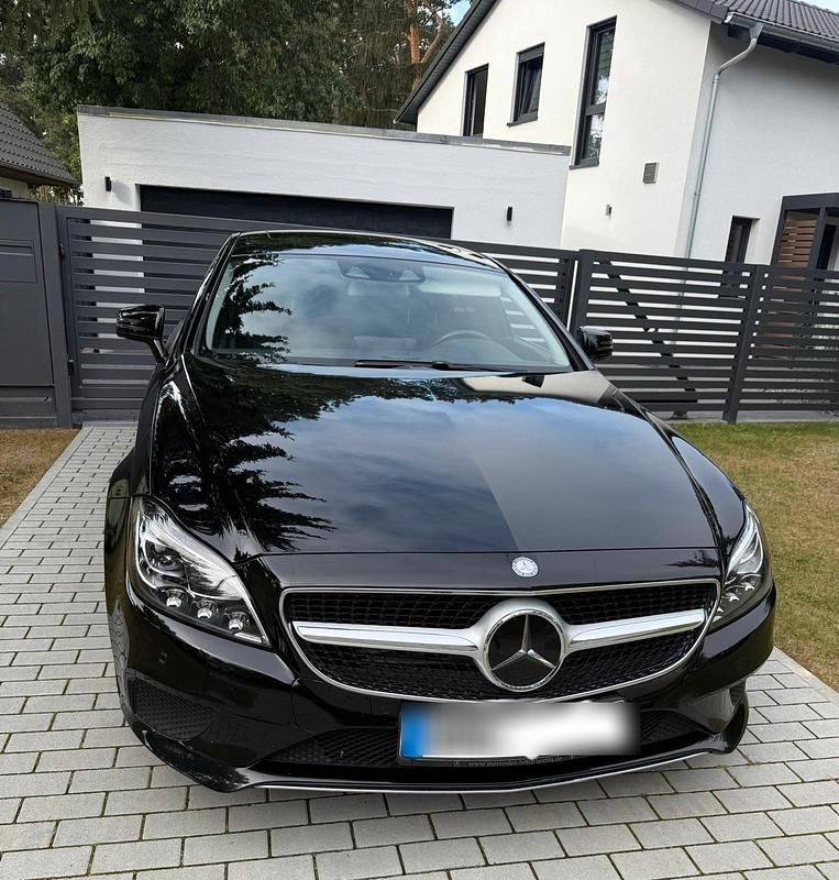 Schwarz Gebraucht 2015 Mercedes CLS350 Shooting Brake Kombi | 22.900 € (Teuer) - Bild 1/4
