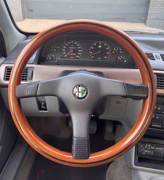 Gebraucht Alfa Romeo 155 165 PS (121 kW) 1994 Rot Limousine