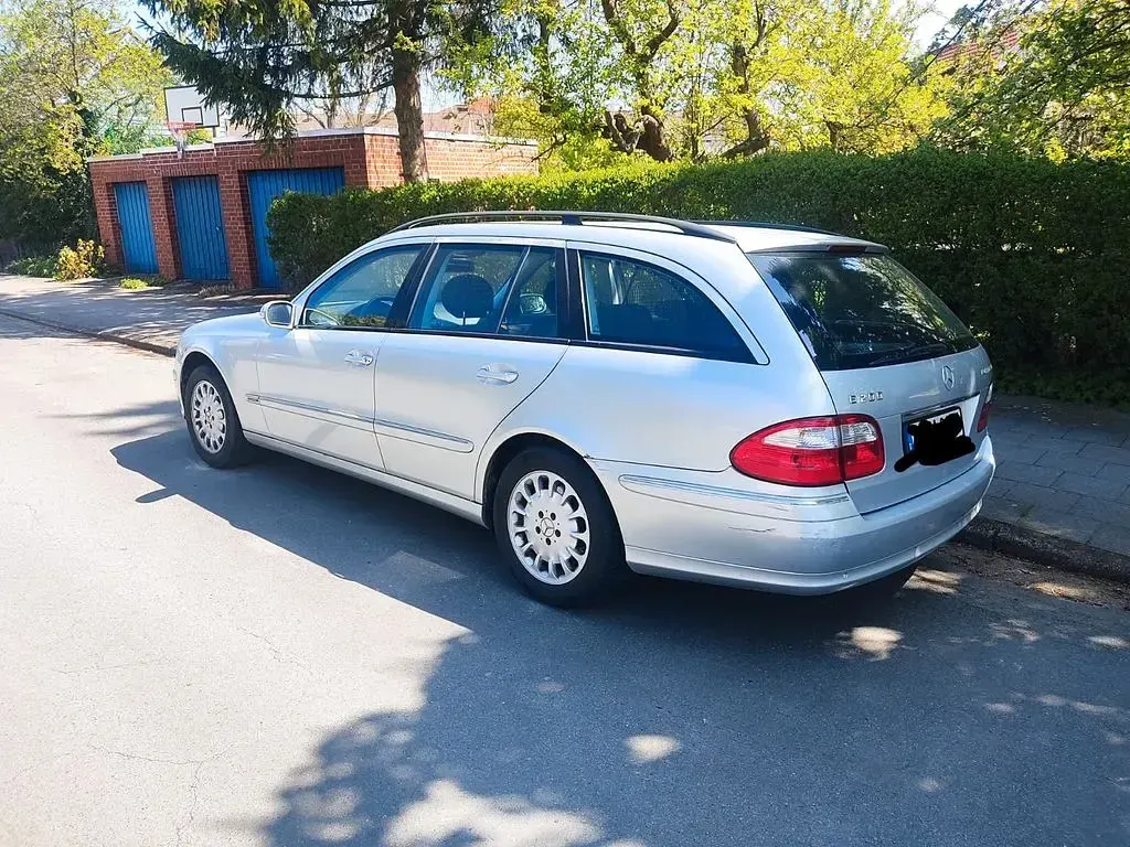 Gebraucht Mercedes E200 Elegance 163 PS (119 kW) 2005 Silber Limousine