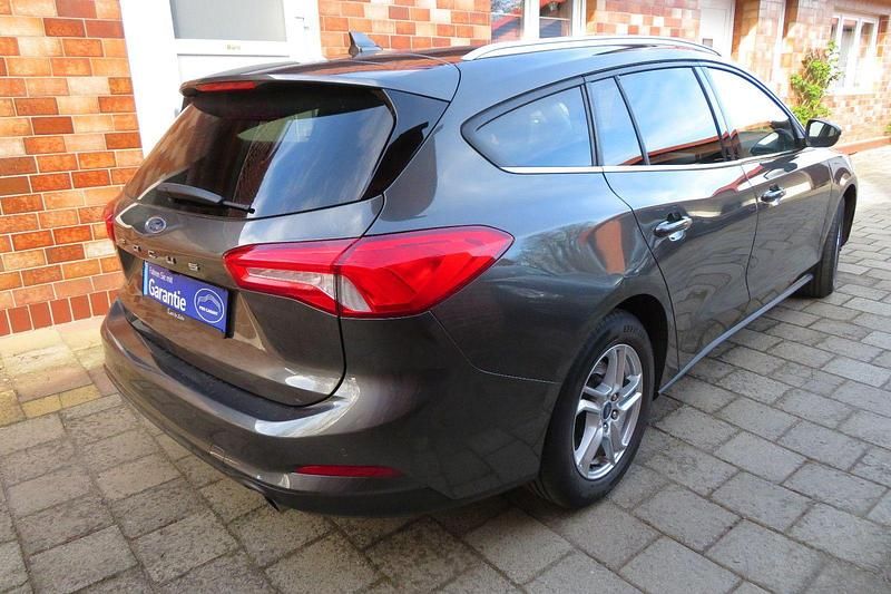 Gebraucht Ford Focus 120 PS (88 kW) 2021 Grau Kombi