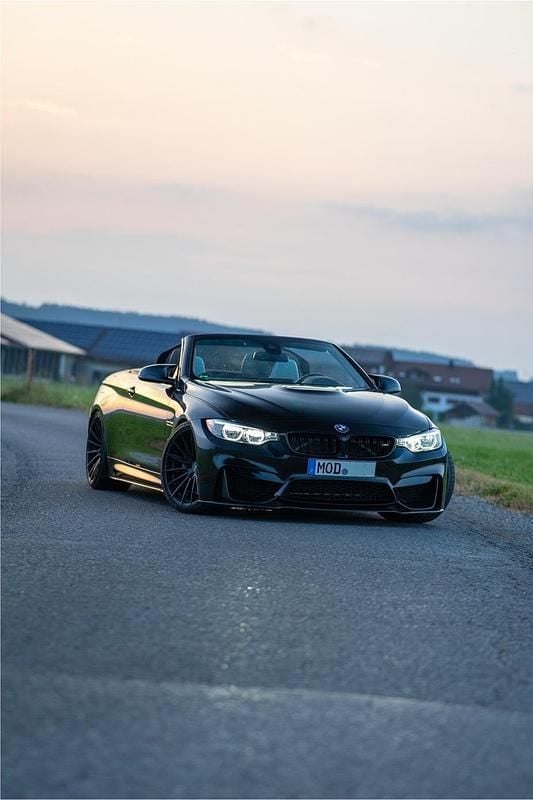 Schwarz Gebraucht 2016 BMW M4 Cabriolet Performance Cabrio | 51.000 € (Fairer Preis) - Bild 1/4