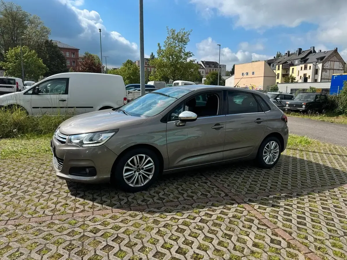 Gebraucht Citroën C4 99 PS (72 kW) 2015 Grau Limousine