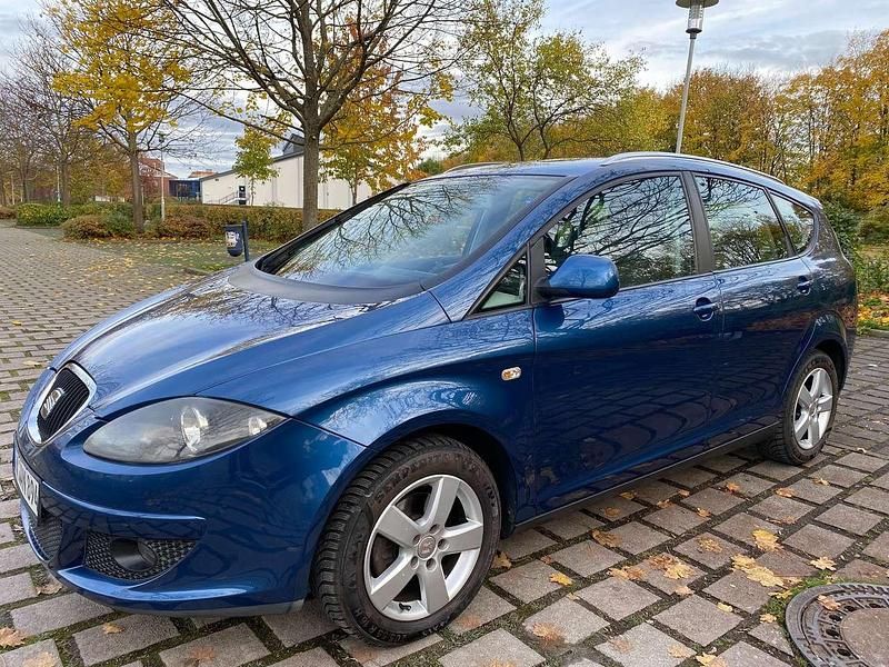 Blau Gebraucht 2012 Seat Altea XL Copa Van / Kleinbus | 3.449 € (Fairer Preis) - Bild 1/4