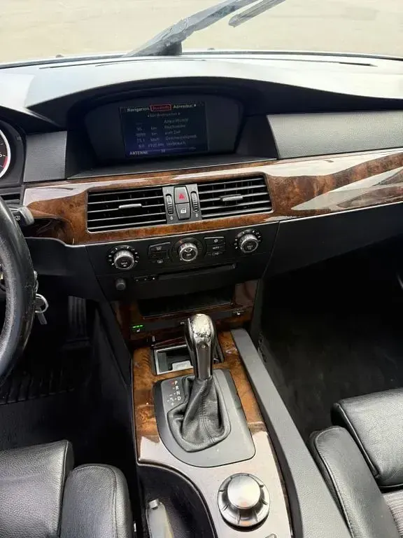 Gebraucht BMW 525 177 PS (130 kW) 2005 Grau Limousine