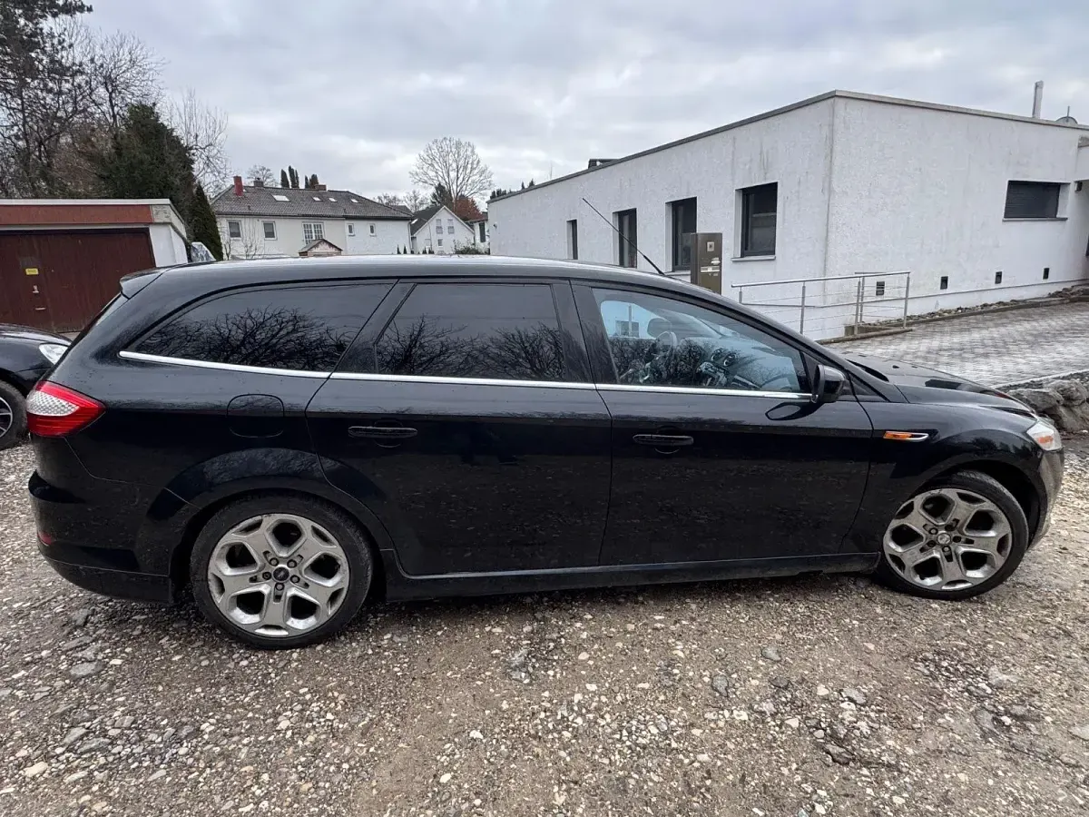 Gebraucht Ford Mondeo Titanium S 175 PS (128 kW) 2008 Schwarz Kombi