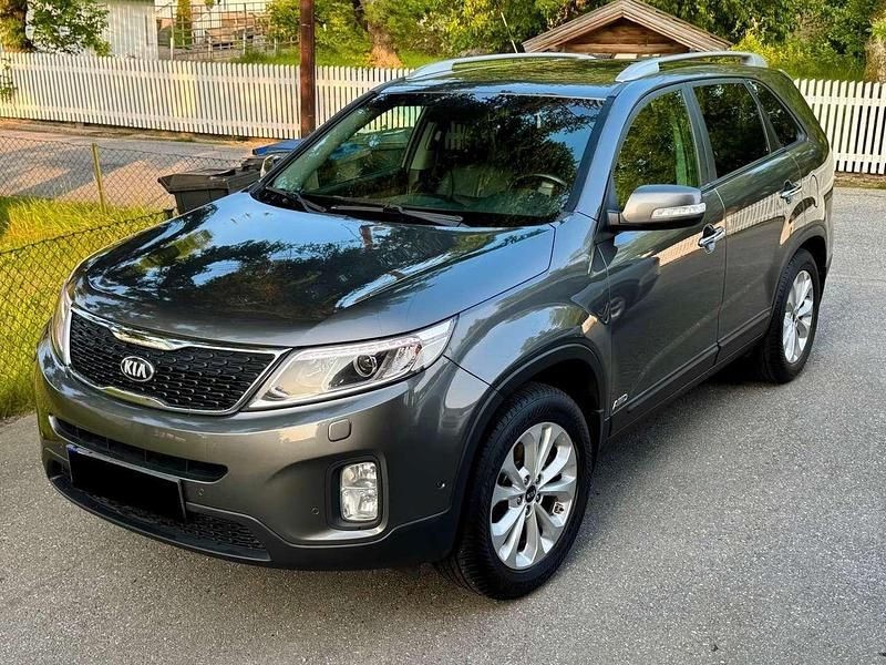 Grau Gebraucht 2013 Kia Sorento Vision SUV | 9.800 € (Etwas zu teuer) - Bild 1/4