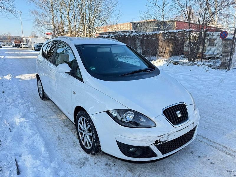 Gebraucht Seat Altea XL Copa 105 PS (77 kW) 2012 Weiß Van / Kleinbus