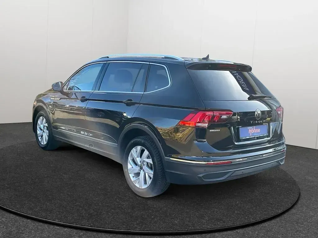 Second-hand VW Tiguan Allspace Life 200 CP (147 kW) 2022 Negru SUV