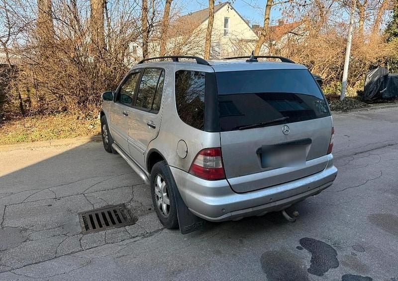 Gebraucht Mercedes ML350 250 PS (183 kW) 2002 Silber SUV