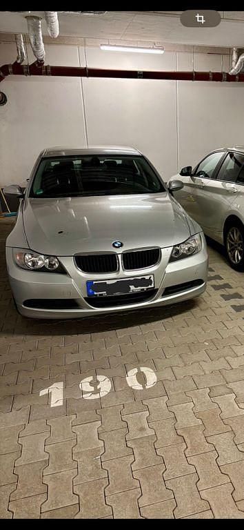 Gebraucht BMW 318 129 PS (94 kW) 2007 Silber Limousine